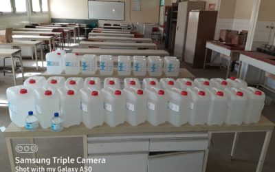كلية الصيدلة تزود جامعة بنغازي بالكحول الطبي