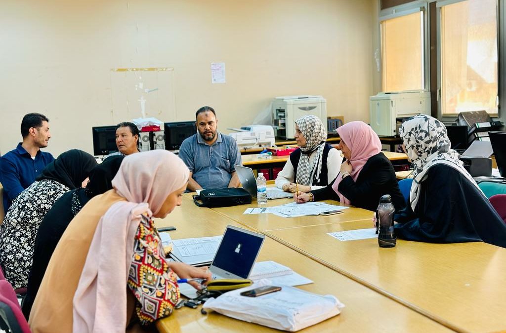 كلية الصيدلة تعقد اجتماعًا مهمًا