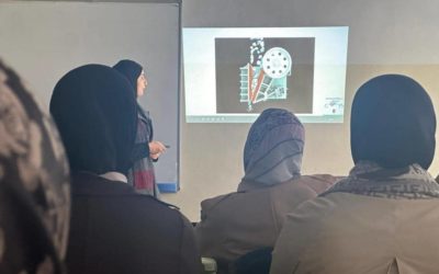 كلية الصيدلة تطبّق نظام الفصل المقلوب لتعزيز التعلّم النشط لدى طلبة السنة الثانية