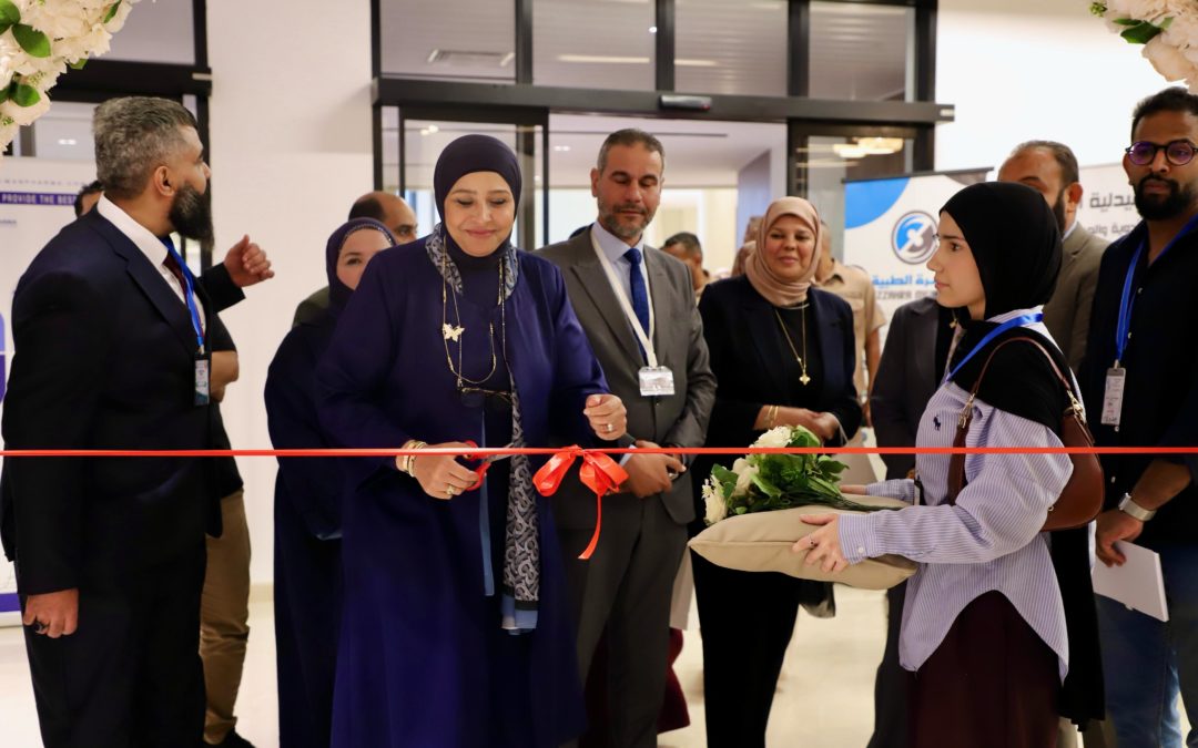 كلية الصيدلة بجامعة بنغازي تطلق يومها العلمي بمشاركة أكاديمية ومهنية واسعة